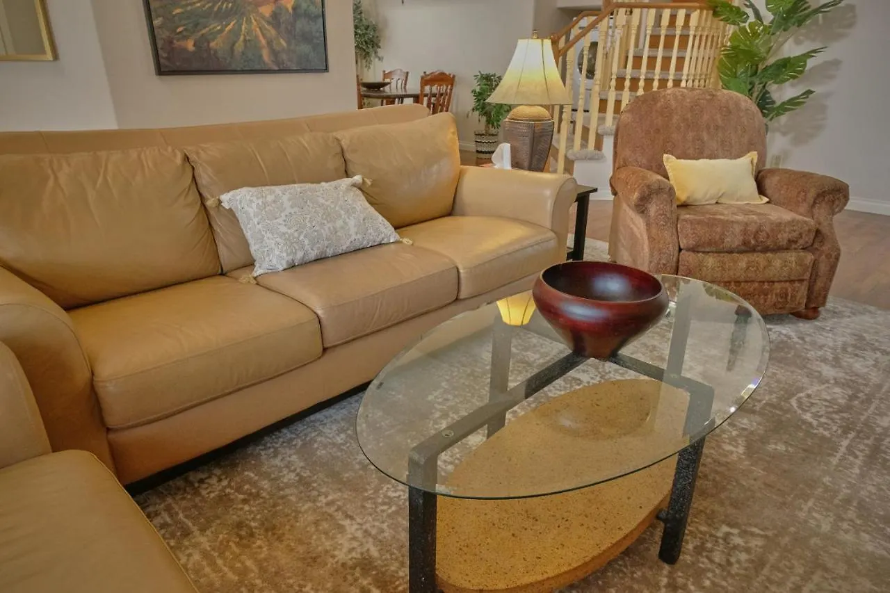 The Venetian Sleeps 8 Cozy Classic Taste Of Italy Calgary Apartment