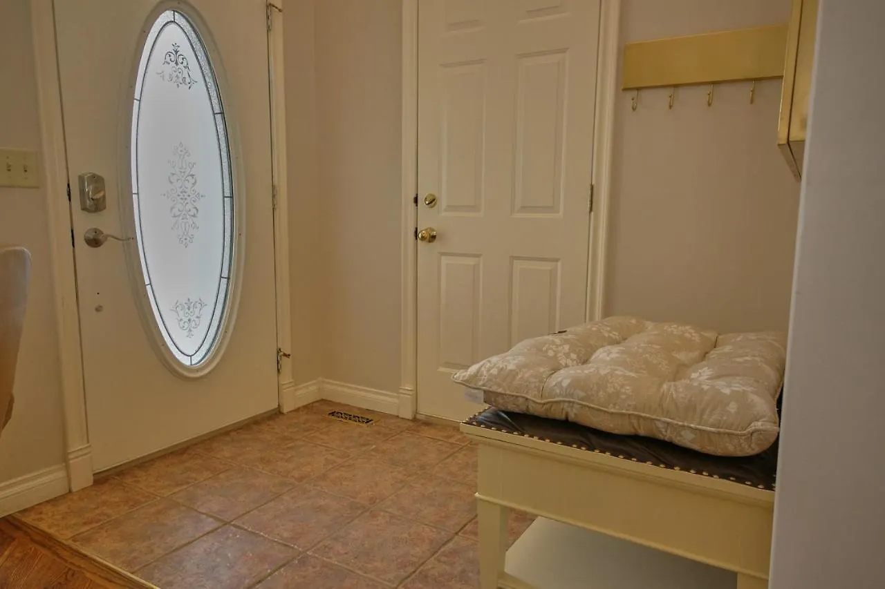 Apartment The Venetian Sleeps 8 Cozy Classic Taste Of Italy Calgary
